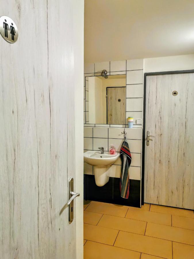 Апартаменты Suteren "Podhoubi" Броумов Экстерьер фото